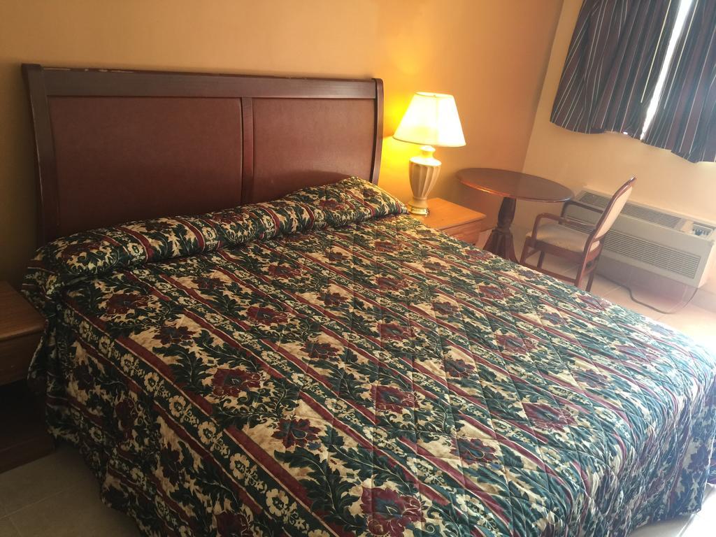 Cloud 9 Inn Seaside Heights Room photo